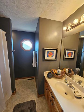 102 Kingsley Drive, Monett, MO 65708