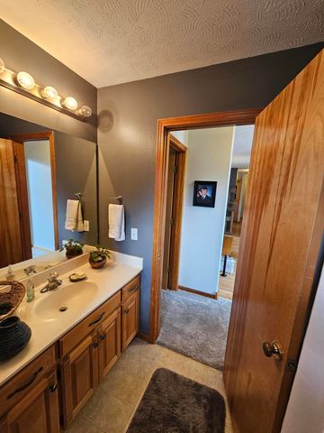 102 Kingsley Drive, Monett, MO 65708