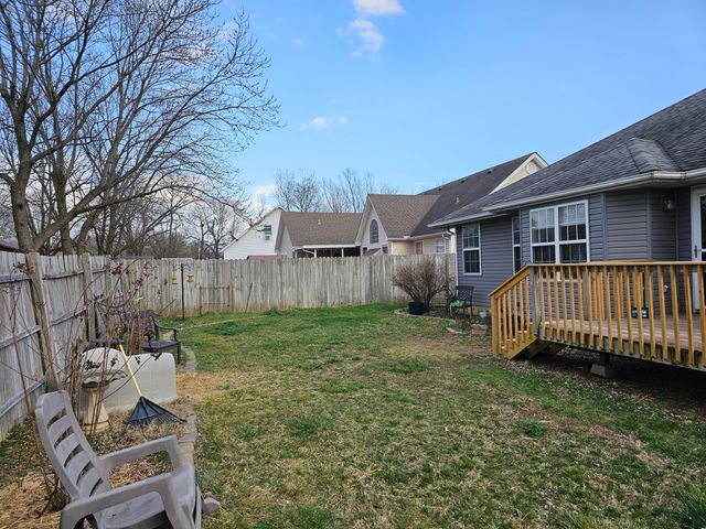 102 Kingsley Drive, Monett, MO 65708