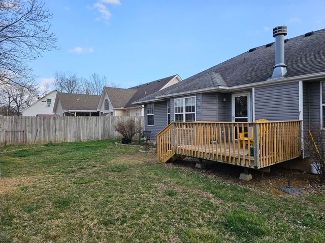 102 Kingsley Drive, Monett, MO 65708