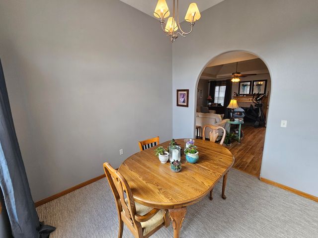 102 Kingsley Drive, Monett, MO 65708