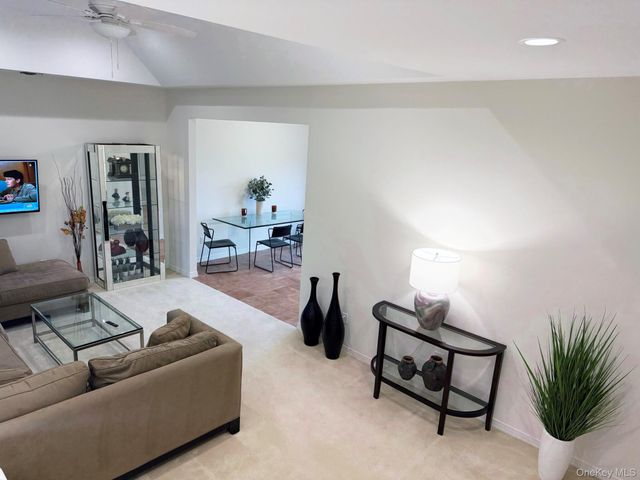 3704 Amen Corner, Riverhead, NY 11901