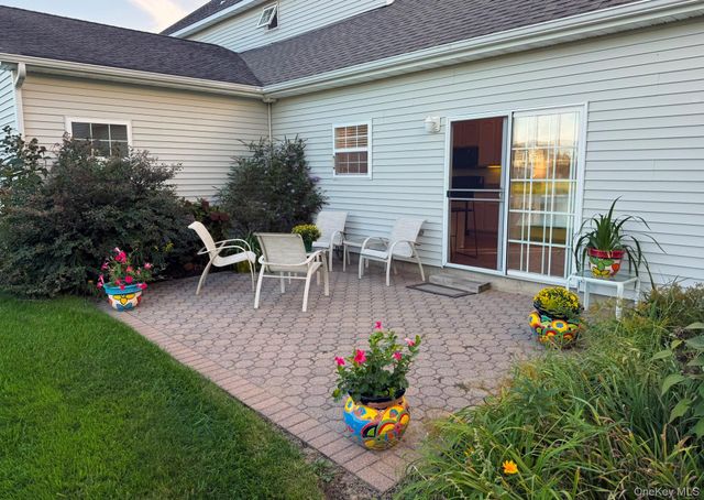 3704 Amen Corner, Riverhead, NY 11901