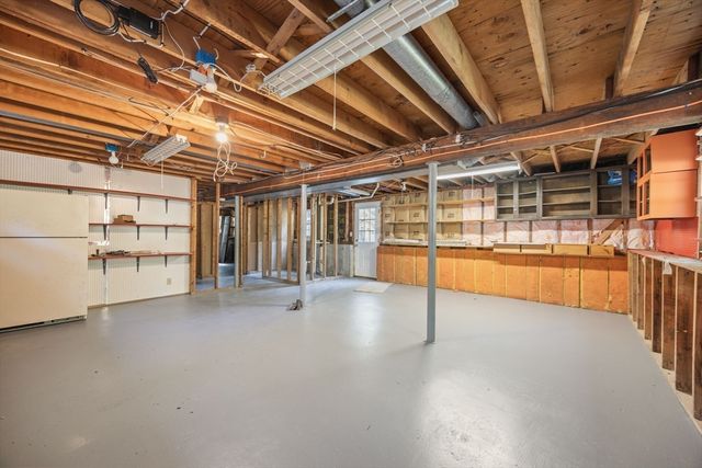 7 Sansome St, Plymouth, MA 02360