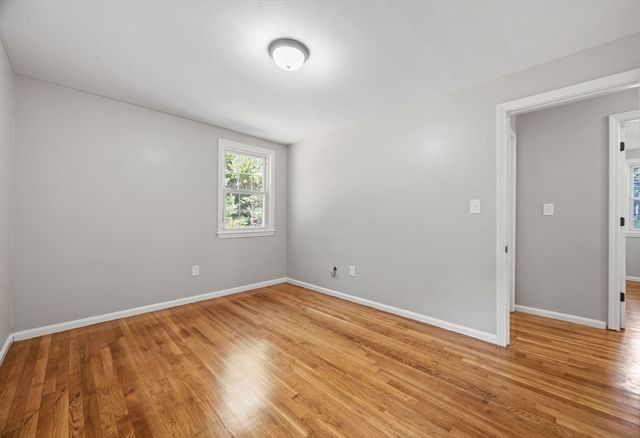 7 Sansome St, Plymouth, MA 02360