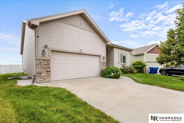 16454 Virginia Street, Omaha, NE 68136