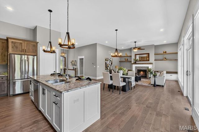 6313 E Park Row, Maryville, IL 62062