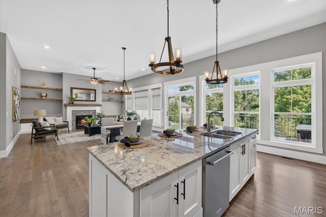 6313 E Park Row, Maryville, IL 62062