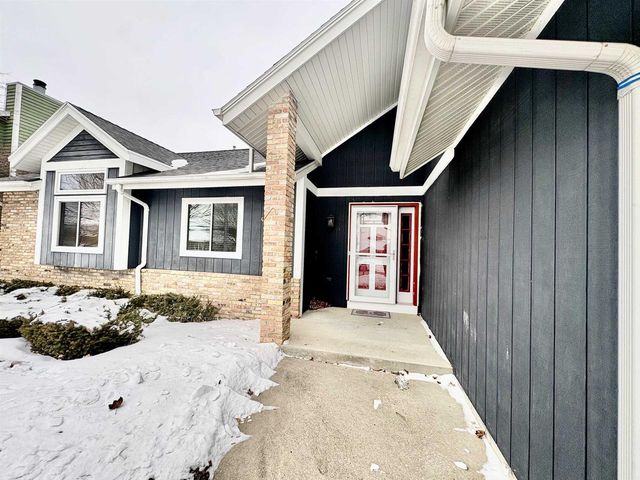 1137 Bayberry Drive, Watertown, WI 53098