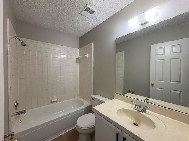 2631 LAURELCREST DR, Memphis, TN 38133