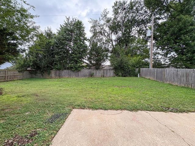 2631 LAURELCREST DR, Memphis, TN 38133