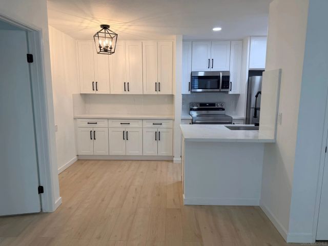 6658 University Ave., San Diego, CA 92115