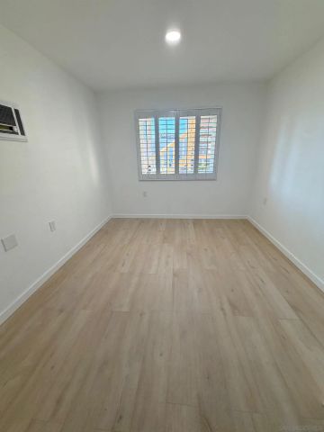 6658 University Ave., San Diego, CA 92115