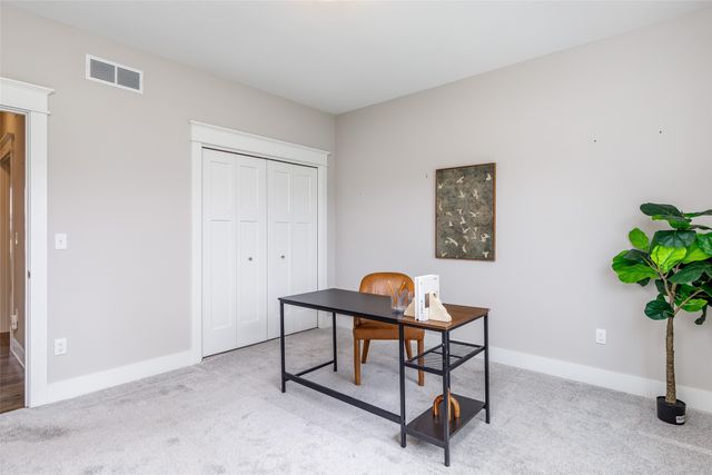 2001 Leopold Drive, Ames, IA 50010