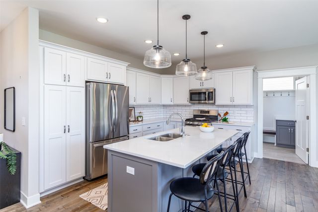 2001 Leopold Drive, Ames, IA 50010