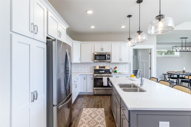 2001 Leopold Drive, Ames, IA 50010