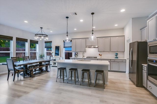 209 Scarlett Thistle DR, Liberty Hill, TX 78642