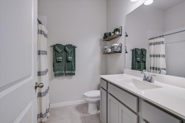 209 Scarlett Thistle DR, Liberty Hill, TX 78642