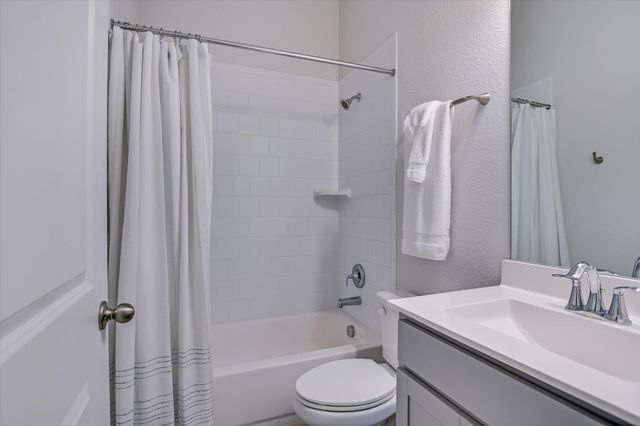 209 Scarlett Thistle DR, Liberty Hill, TX 78642