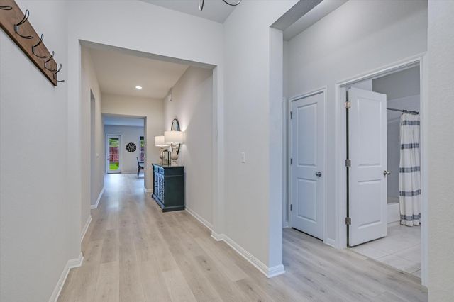 209 Scarlett Thistle DR, Liberty Hill, TX 78642
