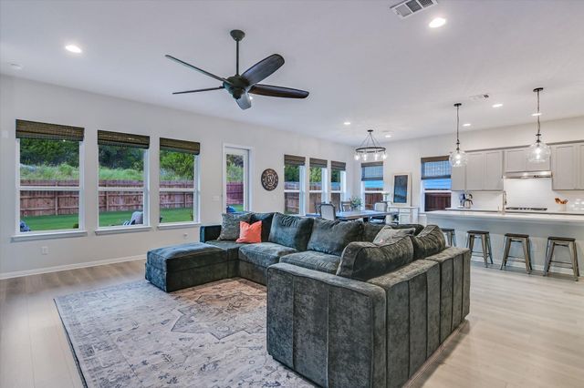 209 Scarlett Thistle DR, Liberty Hill, TX 78642