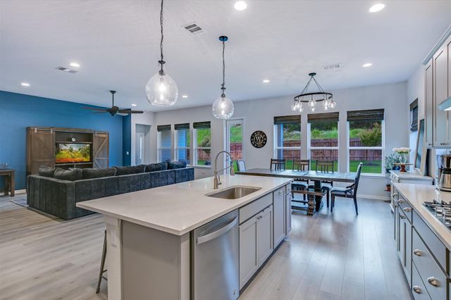 209 Scarlett Thistle DR, Liberty Hill, TX 78642