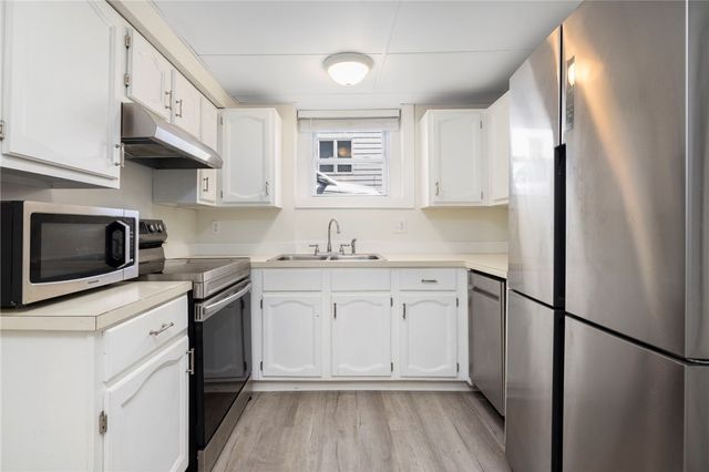 11 North Avenue 7, Providence, RI 02906