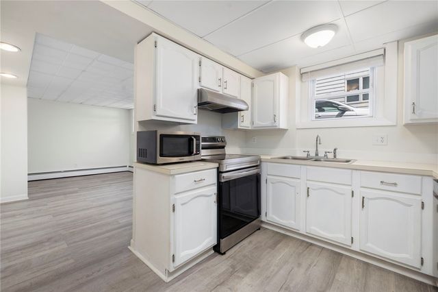 11 North Avenue 7, Providence, RI 02906