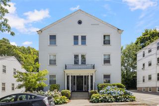 11 North Avenue 7, Providence, RI 02906