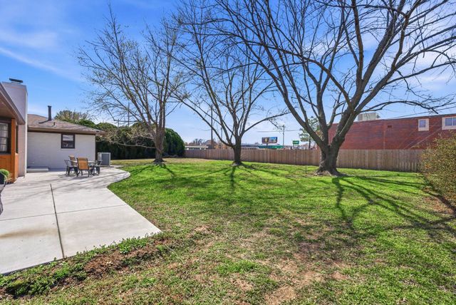 501 N Saint James St, Wichita, KS 67206