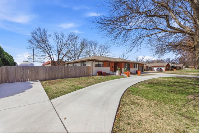 501 N Saint James St, Wichita, KS 67206