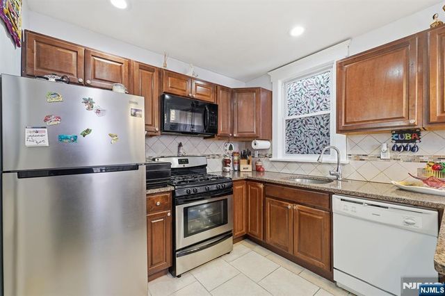 10 Maple Street, Garfield, NJ 07026