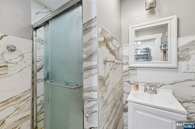 10 Maple Street, Garfield, NJ 07026