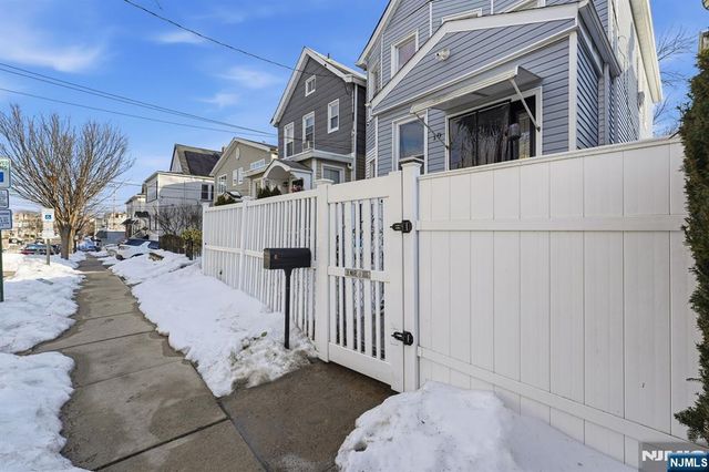 10 Maple Street, Garfield, NJ 07026