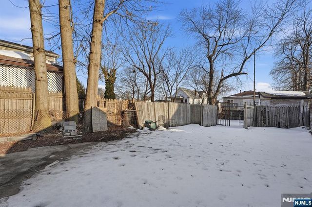 10 Maple Street, Garfield, NJ 07026