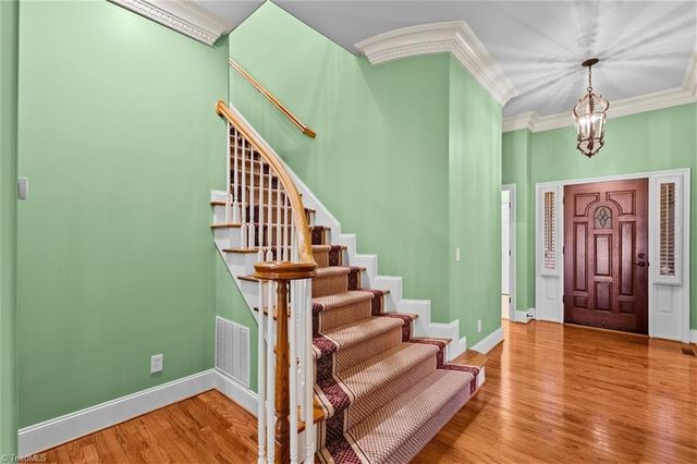 19 Creswell Court, Greensboro, NC 27407