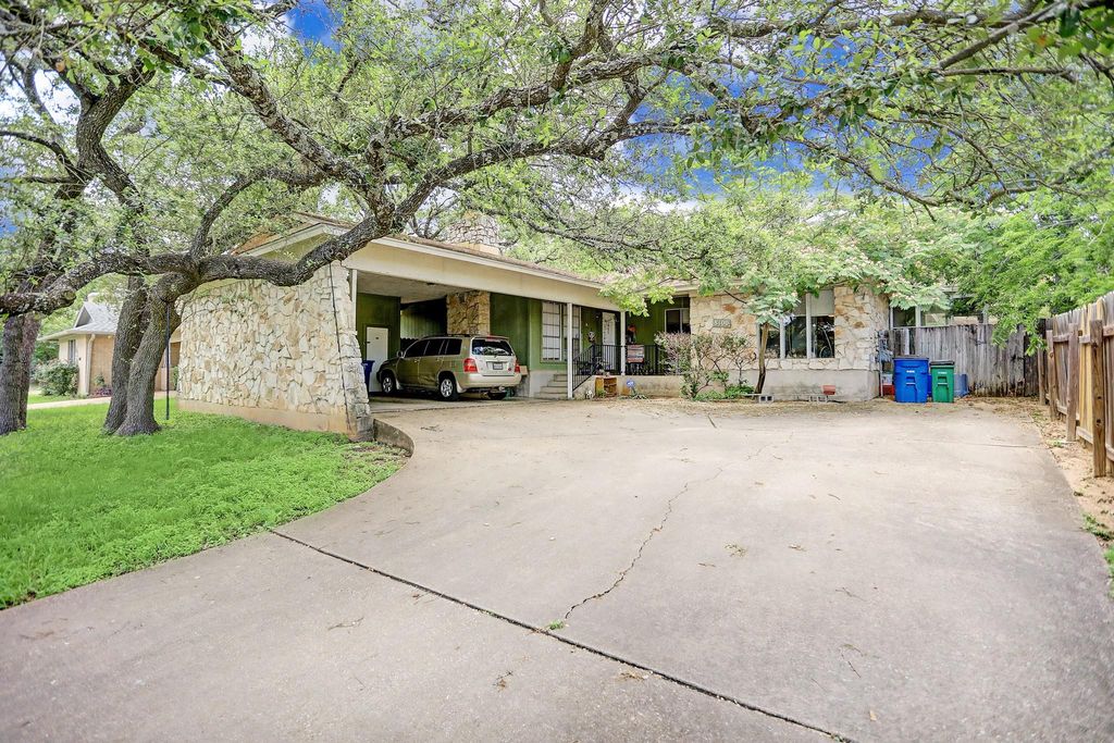 8100 Sonnet Ave 102, Austin, TX 78759