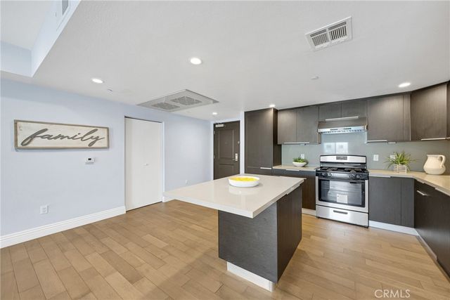 2939 Leeward 403, Los Angeles, CA 90005