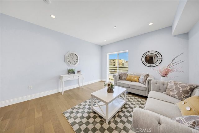 2939 Leeward 403, Los Angeles, CA 90005