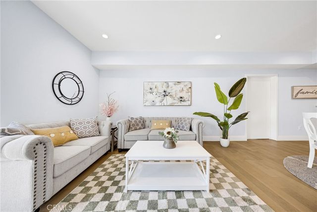 2939 Leeward 403, Los Angeles, CA 90005