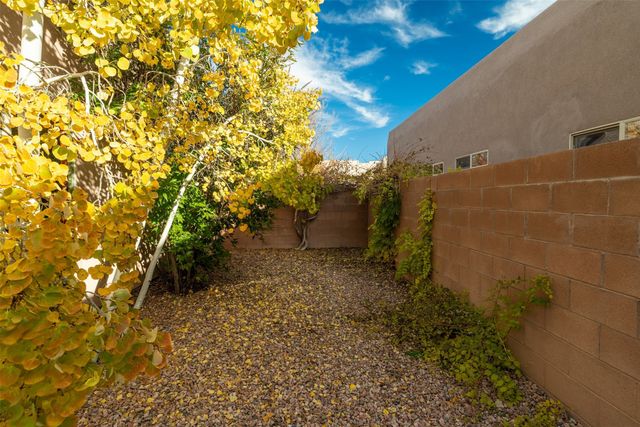 17 Panther Peak, Santa Fe, NM 87508