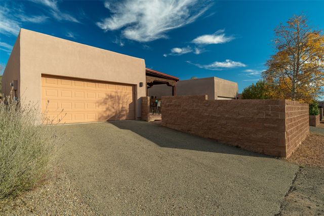17 Panther Peak, Santa Fe, NM 87508