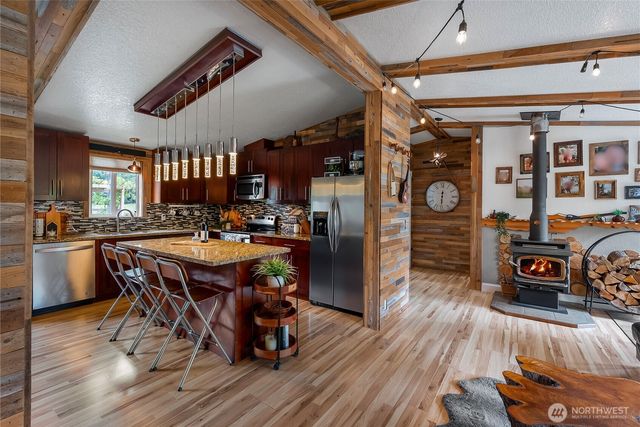 2526 Birch Bay Lynden Road, Custer, WA 98240