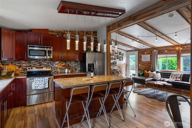 2526 Birch Bay Lynden Road, Custer, WA 98240