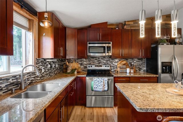 2526 Birch Bay Lynden Road, Custer, WA 98240