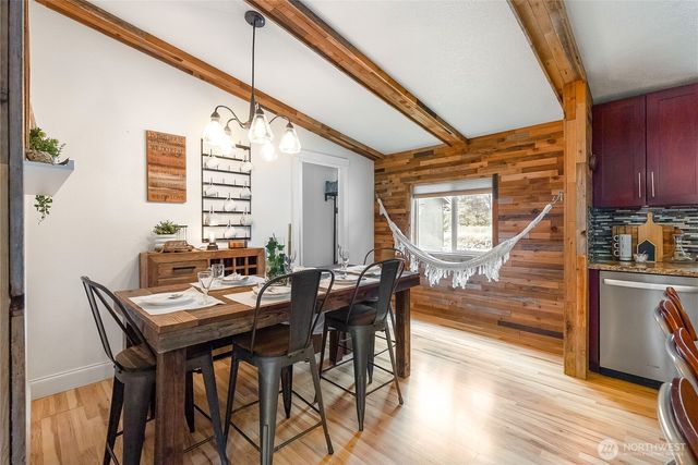 2526 Birch Bay Lynden Road, Custer, WA 98240