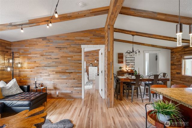 2526 Birch Bay Lynden Road, Custer, WA 98240