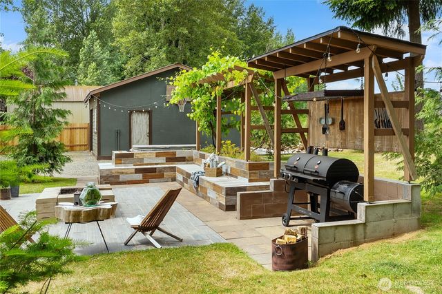 2526 Birch Bay Lynden Road, Custer, WA 98240