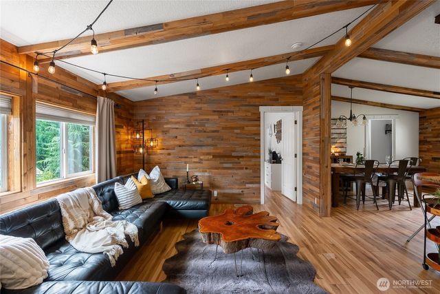 2526 Birch Bay Lynden Road, Custer, WA 98240