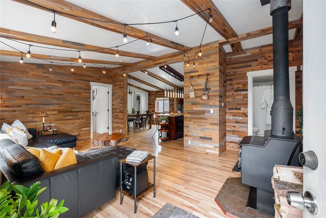 2526 Birch Bay Lynden Road, Custer, WA 98240